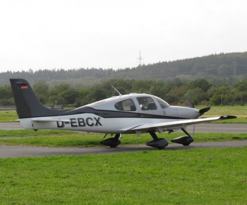 SmallAircraft-D-EBCX-01