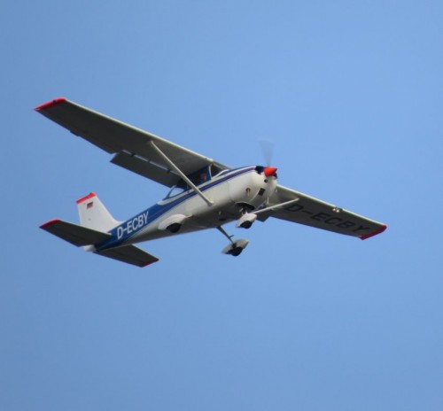 SmallAircraft-D-ECBY-06