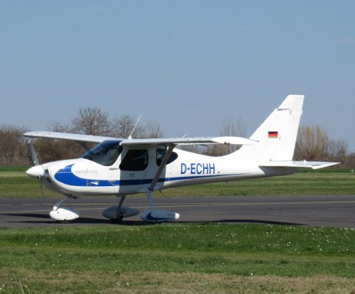 SmallAircraft-D-ECHH-01