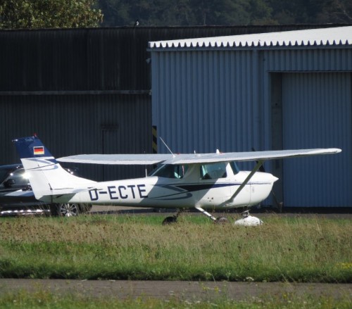 SmallAircraft-D-ECTE-01