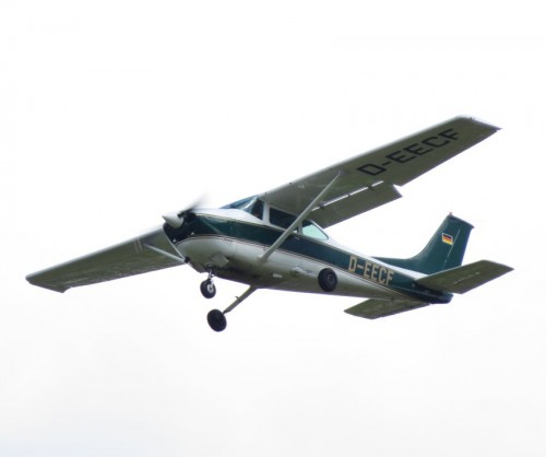 SmallAircraft-D-EECF-01