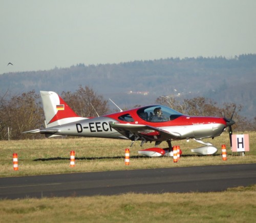 SmallAircraft-D-EECP-04