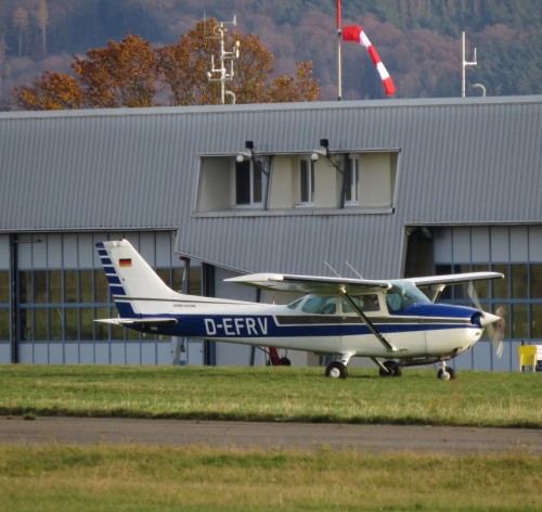 SmallAircraft-D-EFRV-02