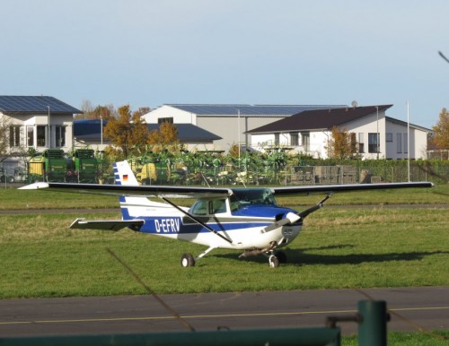 SmallAircraft-D-EFRV-03