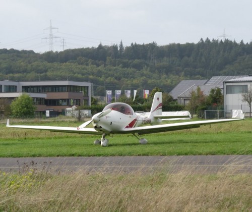 SmallAircraft-D-EGWW-01