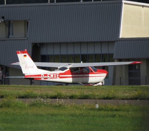 SmallAircraft-D-EMXE-01