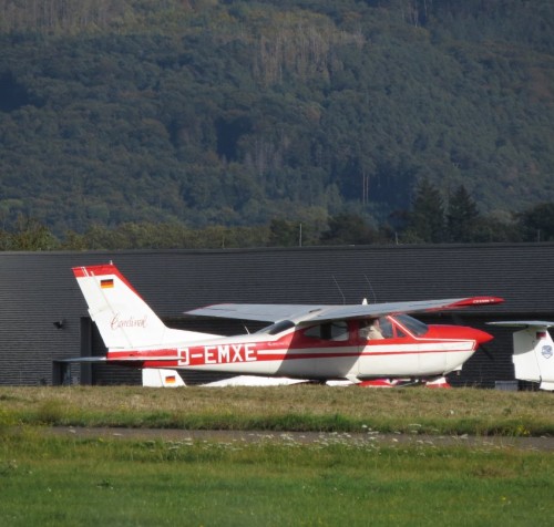 SmallAircraft-D-EMXE-02