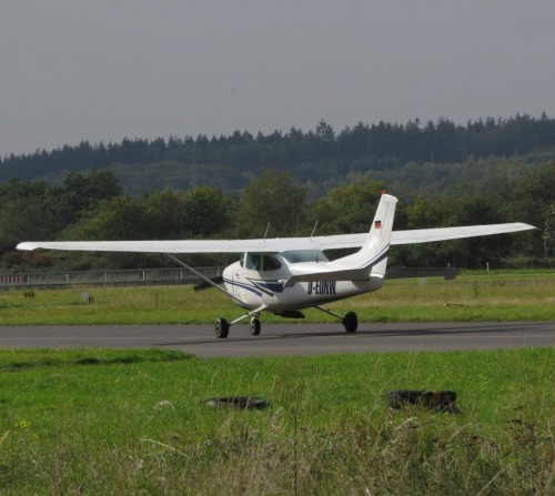 SmallAircraft-D-EONW-02