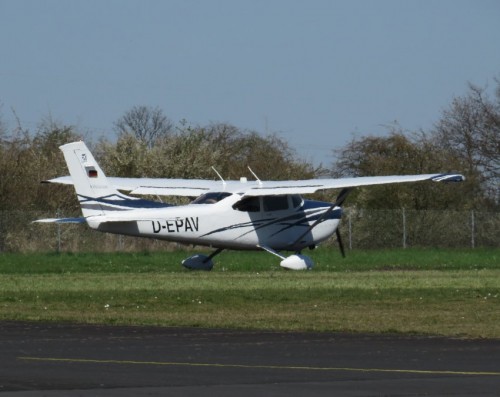 SmallAircraft-D-EPAV-01