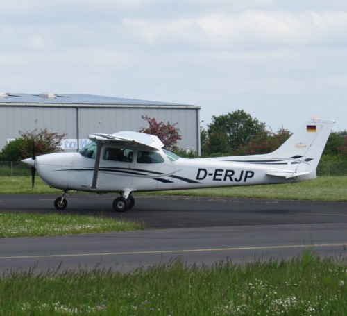 SmallAircraft-D-ERJP-04