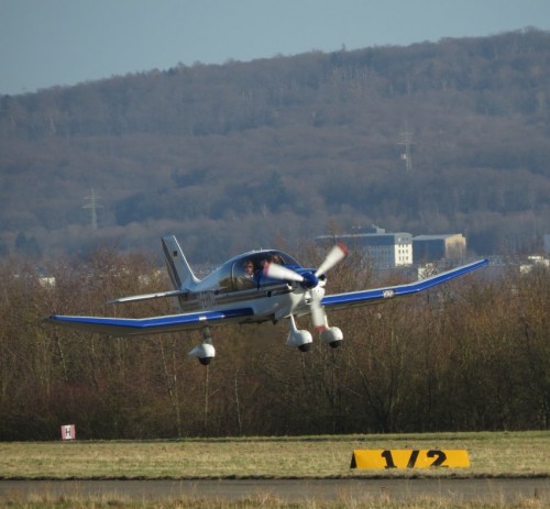 SmallAircraft-D-ERKD-08