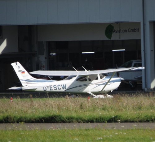 SmallAircraft-D-ESCW-02
