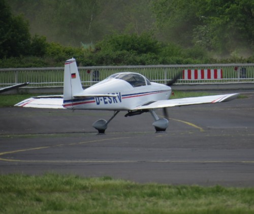 SmallAircraft-D-ESRV-02