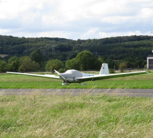 SmallAircraft-D-KBUE-01