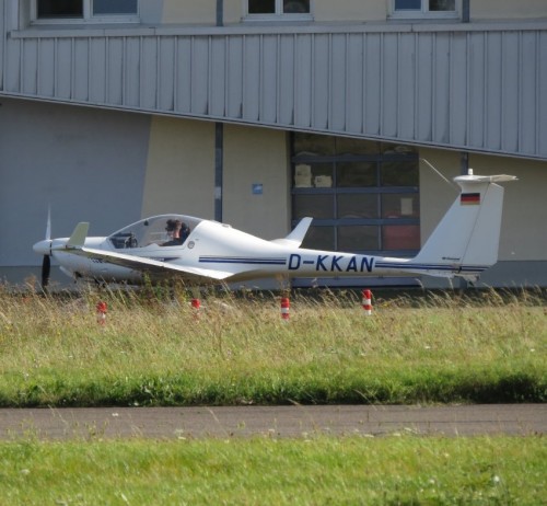 SmallAircraft-D-KKAN-02