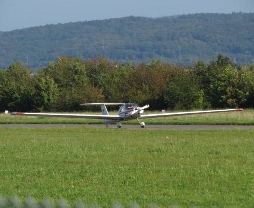 SmallAircraft-D-KNEC-01