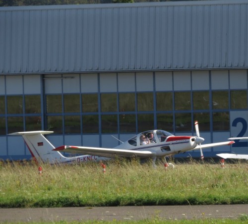 SmallAircraft-D-KNEC-04
