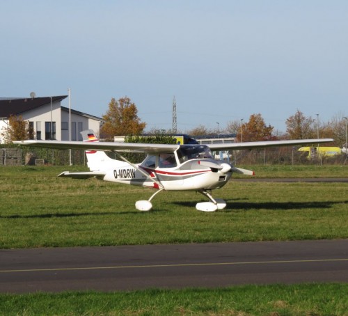 SmallAircraft-D-MDRW-01