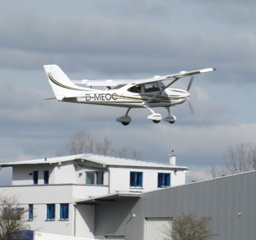 SmallAircraft-D-MEOC-05