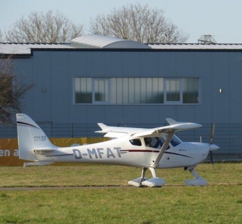 SmallAircraft-D-MFAT-04