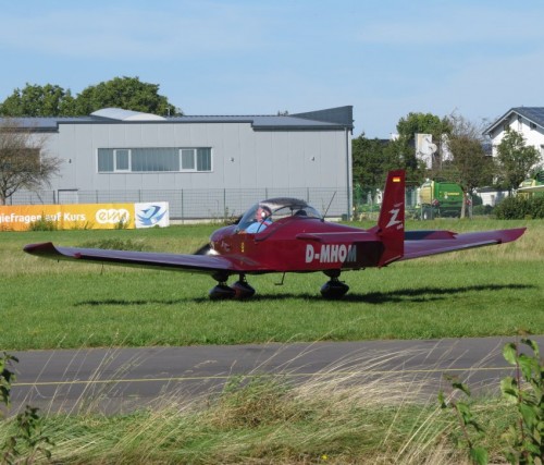 SmallAircraft-D-MHOM-04