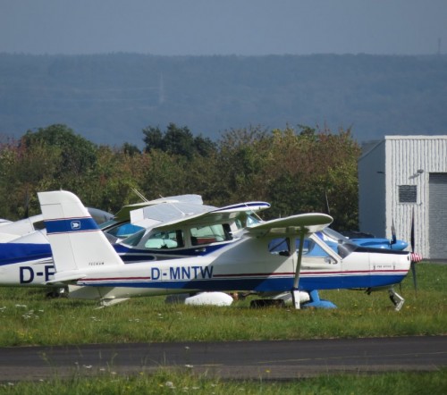 SmallAircraft-D-MNTW-01