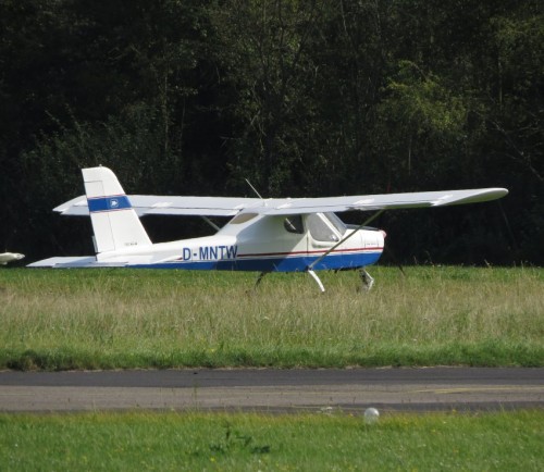 SmallAircraft-D-MNTW-02