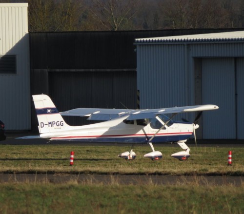 SmallAircraft-D-MPGG-02