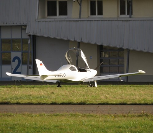 SmallAircraft-D-MTUO-01