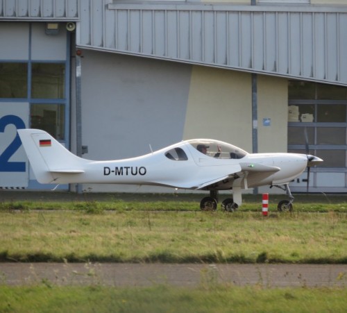 SmallAircraft-D-MTUO-02