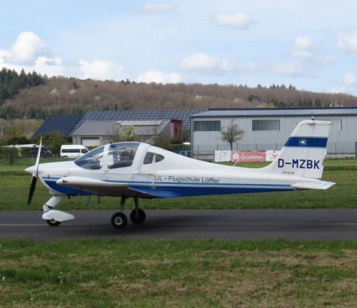 SmallAircraft-D-MZBK-02