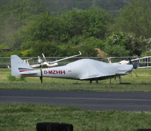 SmallAircraft-D-MZHH-02