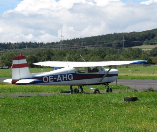 SmallAircraft-OE-AHG-01