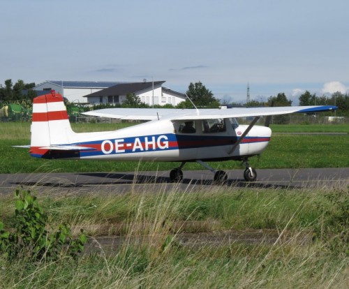 SmallAircraft-OE-AHG-03