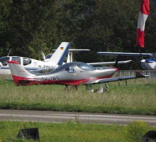 SmallAircraft-PH-1W9-01
