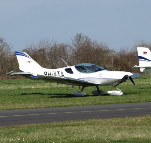 SmallAircraft-PH-VTA-01